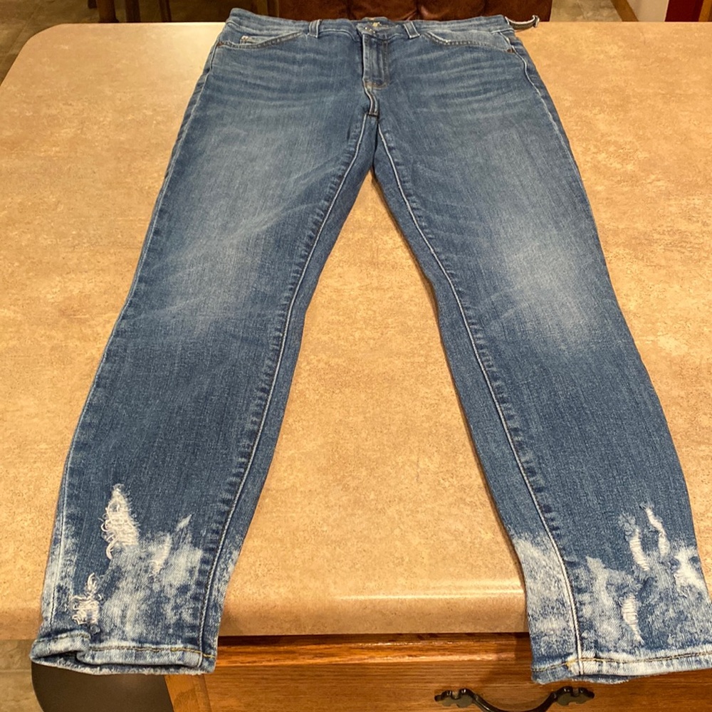 Womens 7 for all mankind skinny ankle jeans size 29 inseam measures about 26.5”